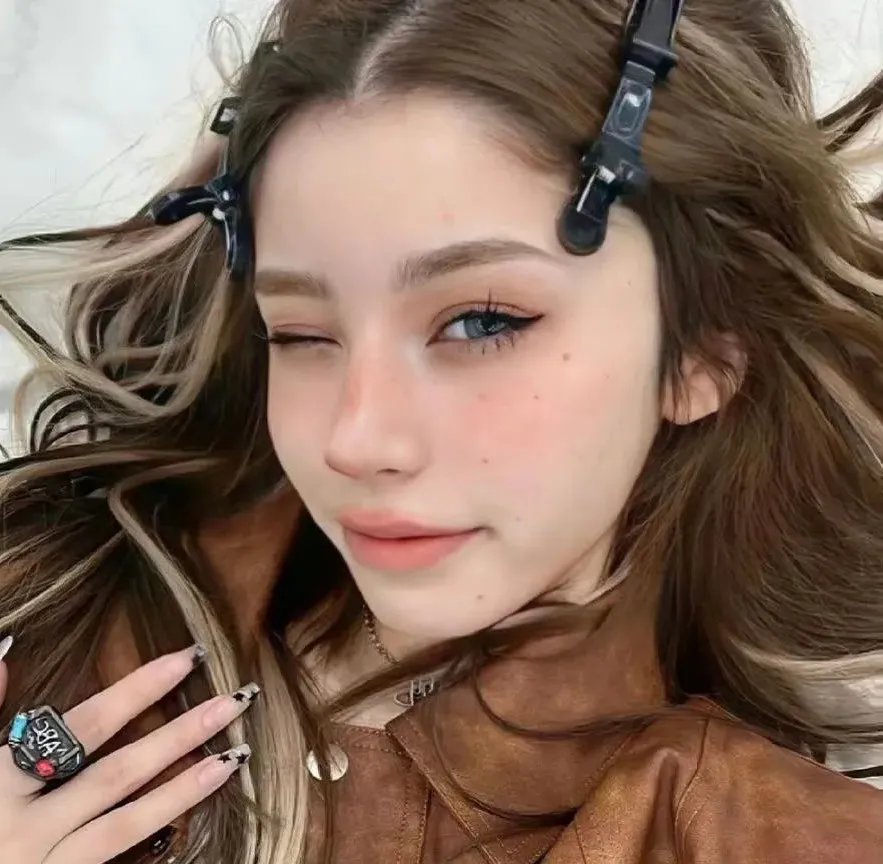 风流艳妇